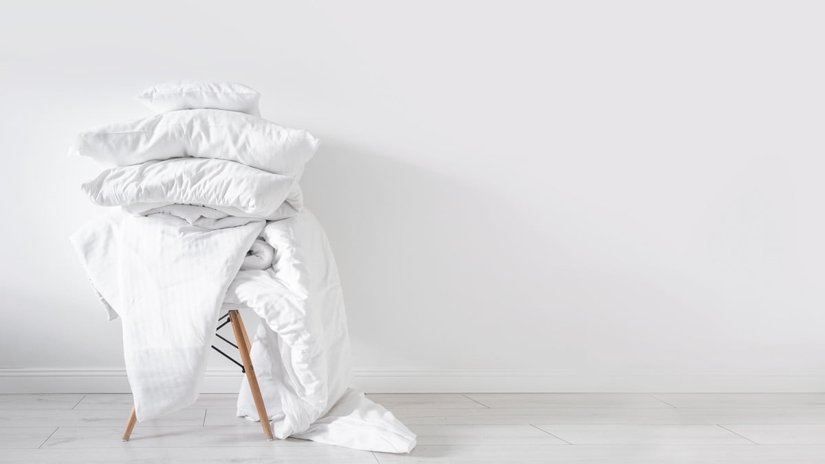 https://www.lejournaldelamaison.fr/le-journal-de-la-maison/piece-par-piece/chambre/voici-pourquoi-vous-devriez-changer-de-draps-toutes-les-semaines-476762.html