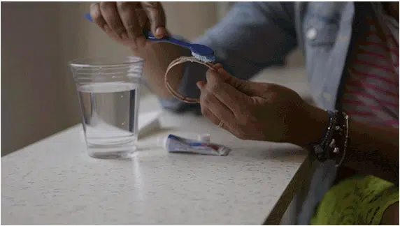 Dentifrice pour bijoux